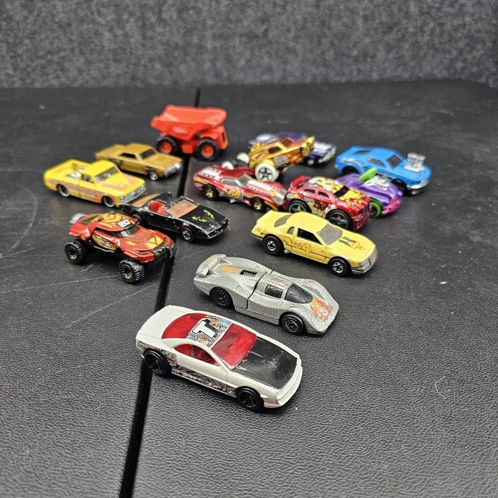 Mixed Lot Of 13 Matchbox Hot Wheels Cars Trucks Die-cast Y2K 80s 1 Tonka‎